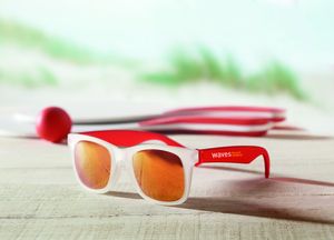 GiftRetail MO8652 - AMERICA TOUCH Verspiegelte Sonnenbrille Rot