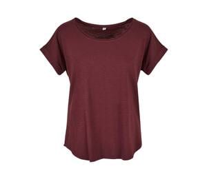 Build Your Brand BY036 - T-Shirt mit langem Rücken für Frauen Cherry
